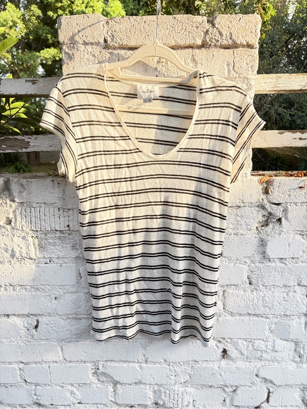 Steven Alan NYC Vintage Women's Striped V-Neck Tee in White and Black